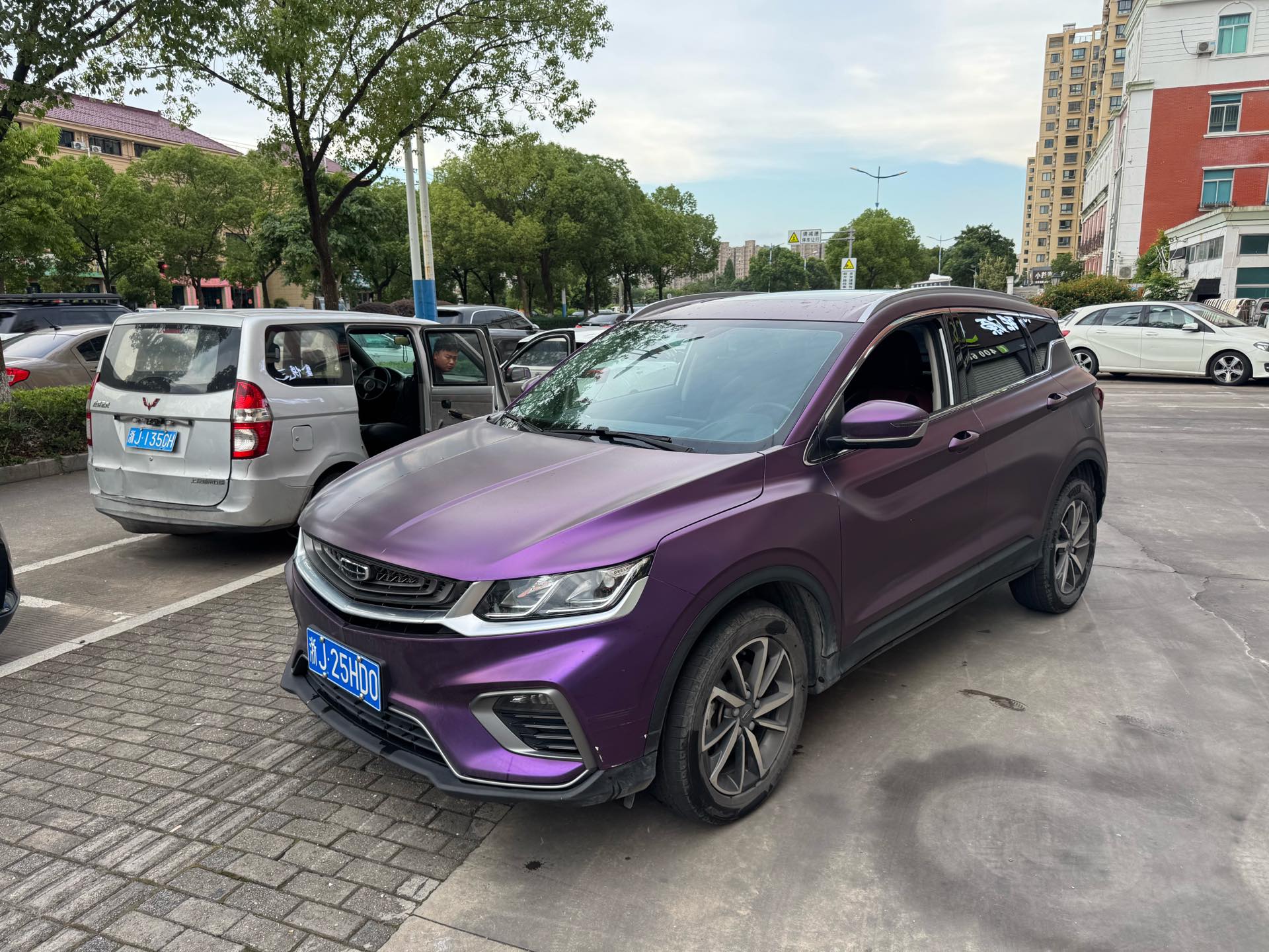 GEELY Coolray 2021 car image 