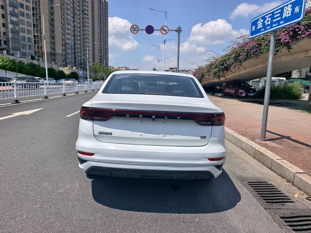GEELY Emgrand 2022 car image #5