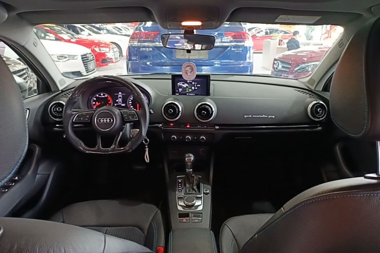 Audi A3 2018 car image #10