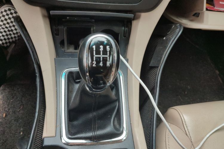 GEELY Emgrand 2017 car image #14