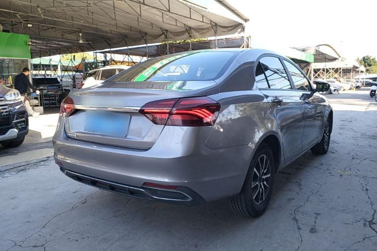 GEELY Emgrand 2019 car image #7