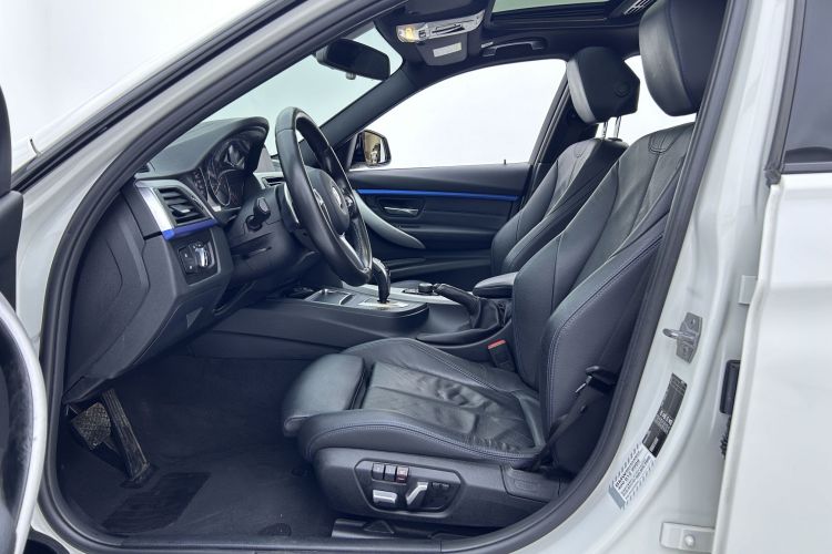 BMW 3 Series 2018 #11 BMW 3 Series 2018 car image #11