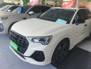 Audi Q3 2021 Audi Q3 2021 immagine di auto