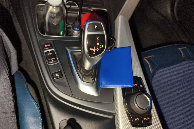 BMW 3 Series 2017 #14 BMW 3 Series 2017 car image #14