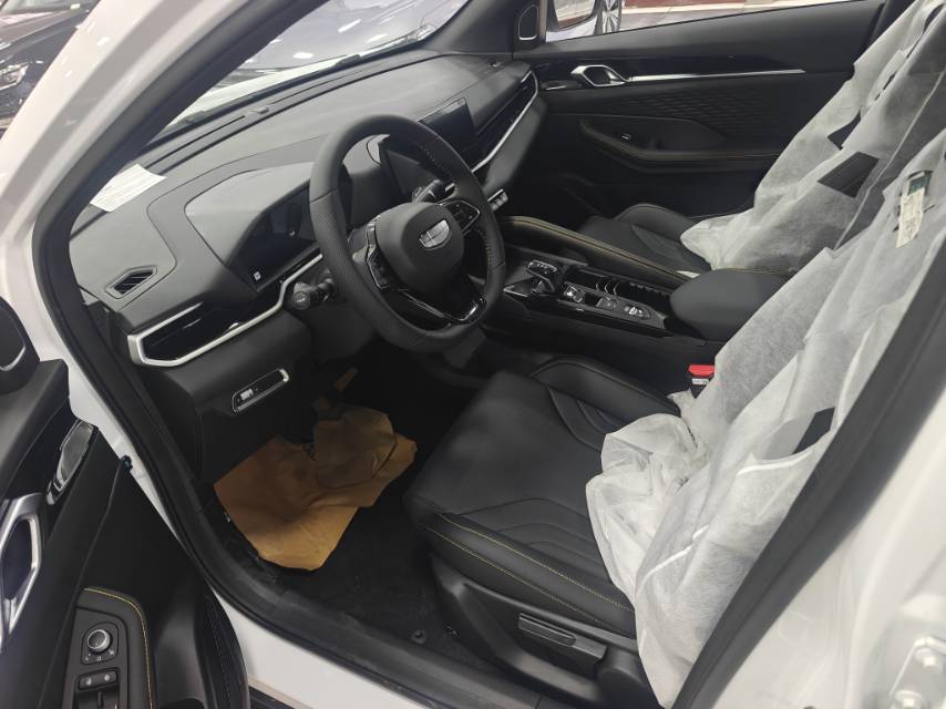 GEELY Coolray 2026 #6 GEELY Coolray 2026 imagen de coche #6