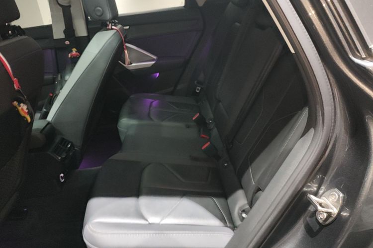 Audi Q3 2021 car image #17