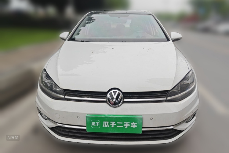 Volkswagen Golf 2018 car image #3