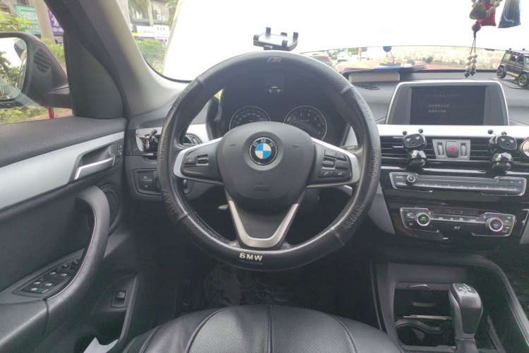 BMW X1 2019 car image #11