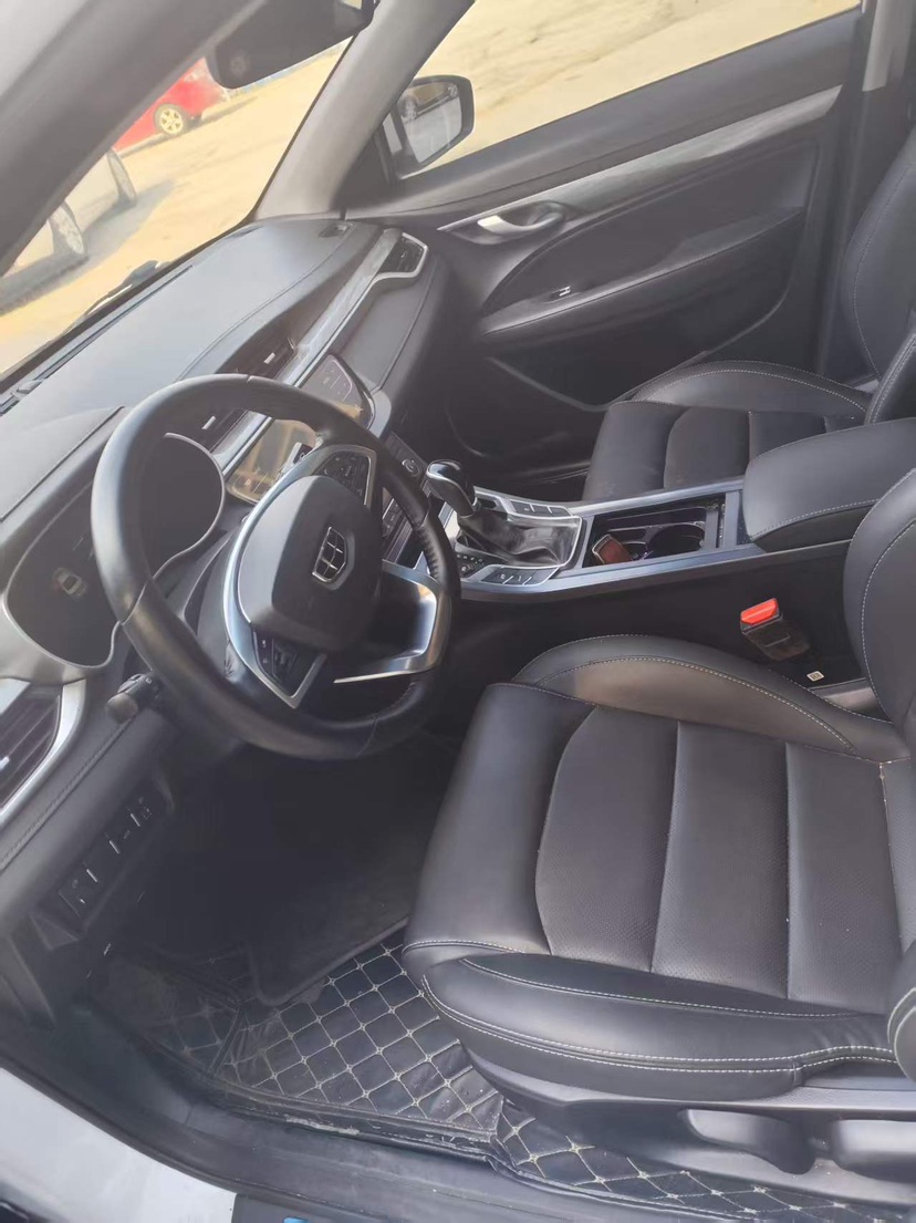 GEELY Emgrand 2019 صورة سيارة #2