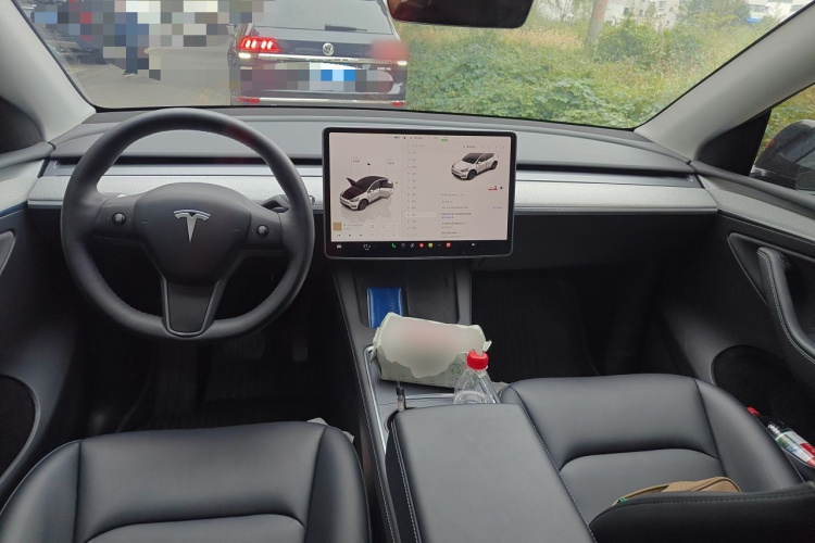 Tesla Model Y 2024 #7 Tesla Model Y 2024 car image #7
