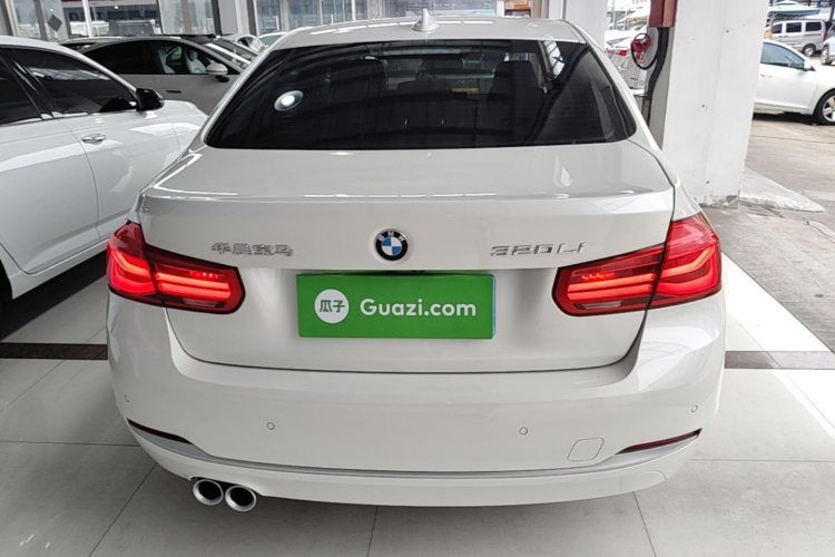 BMW 3 Series 2018 #6 BMW 3 Series 2018 car image #6