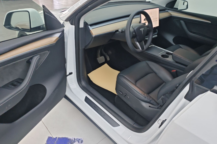 Tesla Model Y 2021 #16 Tesla Model Y 2021 car image #16