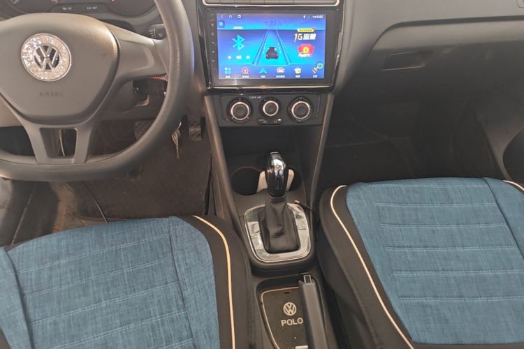 Volkswagen Polo 2018 car image #14