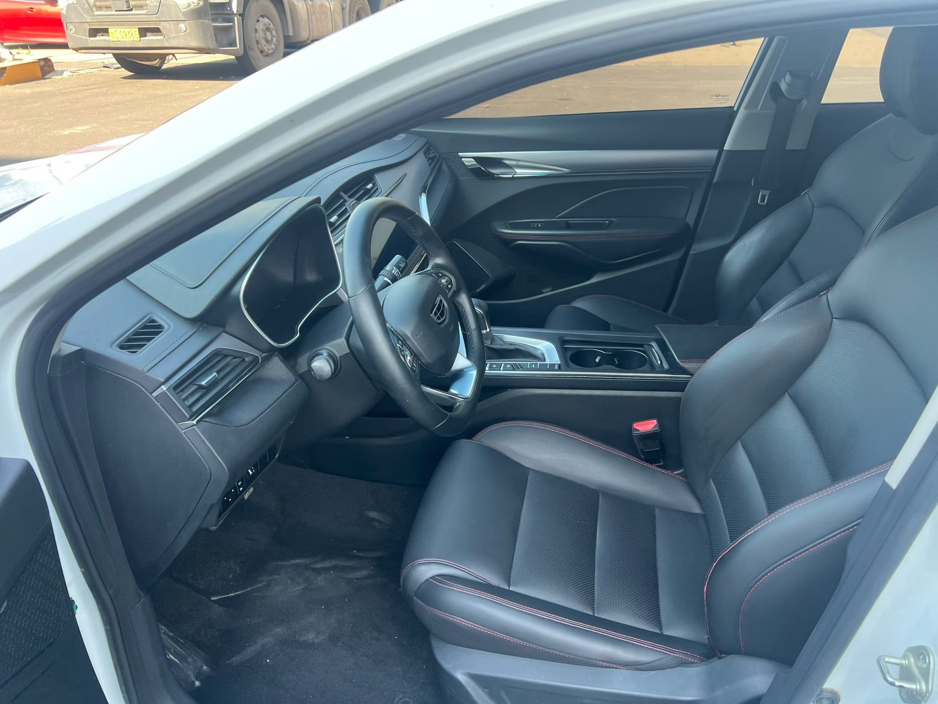 GEELY Binray 2019 image de voiture #6