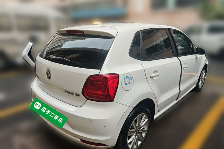 Volkswagen Polo 2015 car image #5