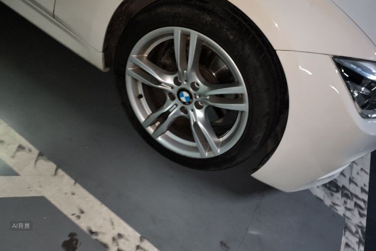 BMW 3 Series 2019 car image #9