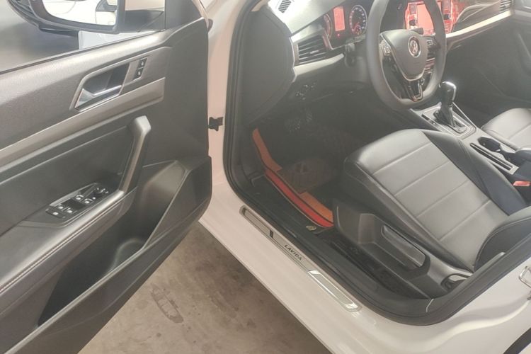 Volkswagen Lavida 2018 car image #16