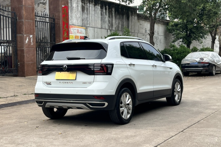 Volkswagen T-Cross 2023 car image #5