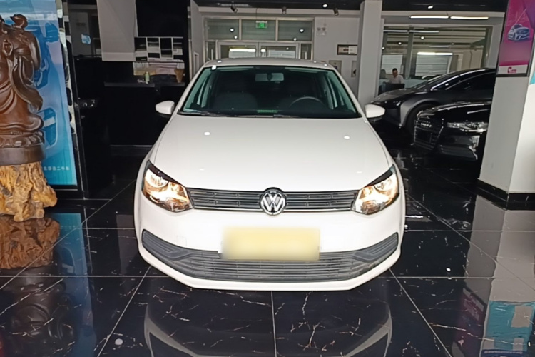Volkswagen Polo 2019 car image #3