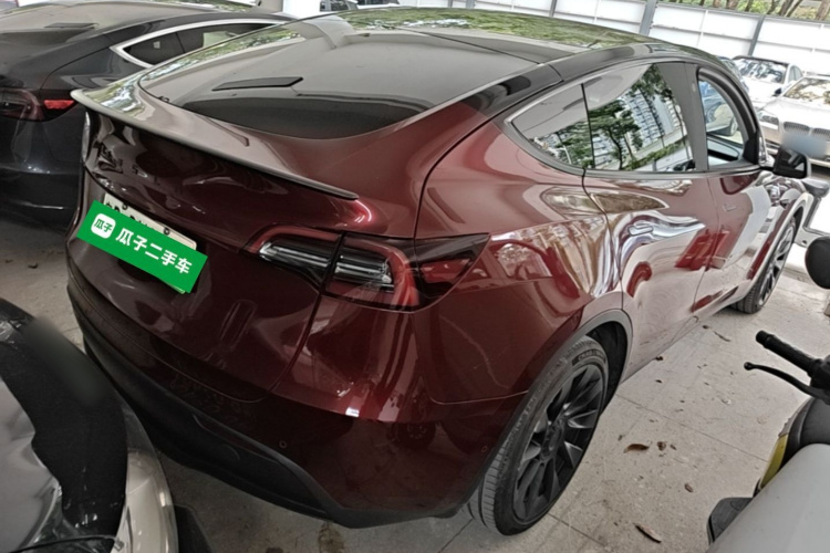 Tesla Model Y 2021 car image #5