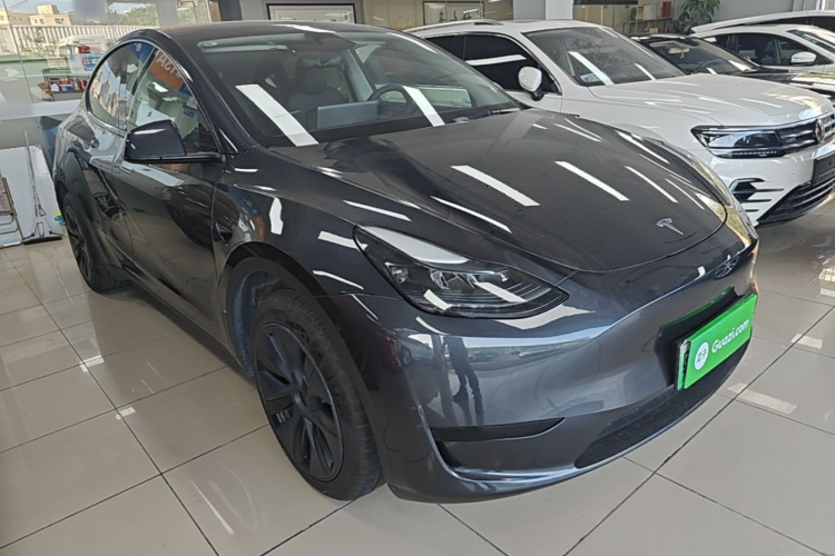 Tesla Model Y 2024 #4 Tesla Model Y 2024 immagine di auto #4