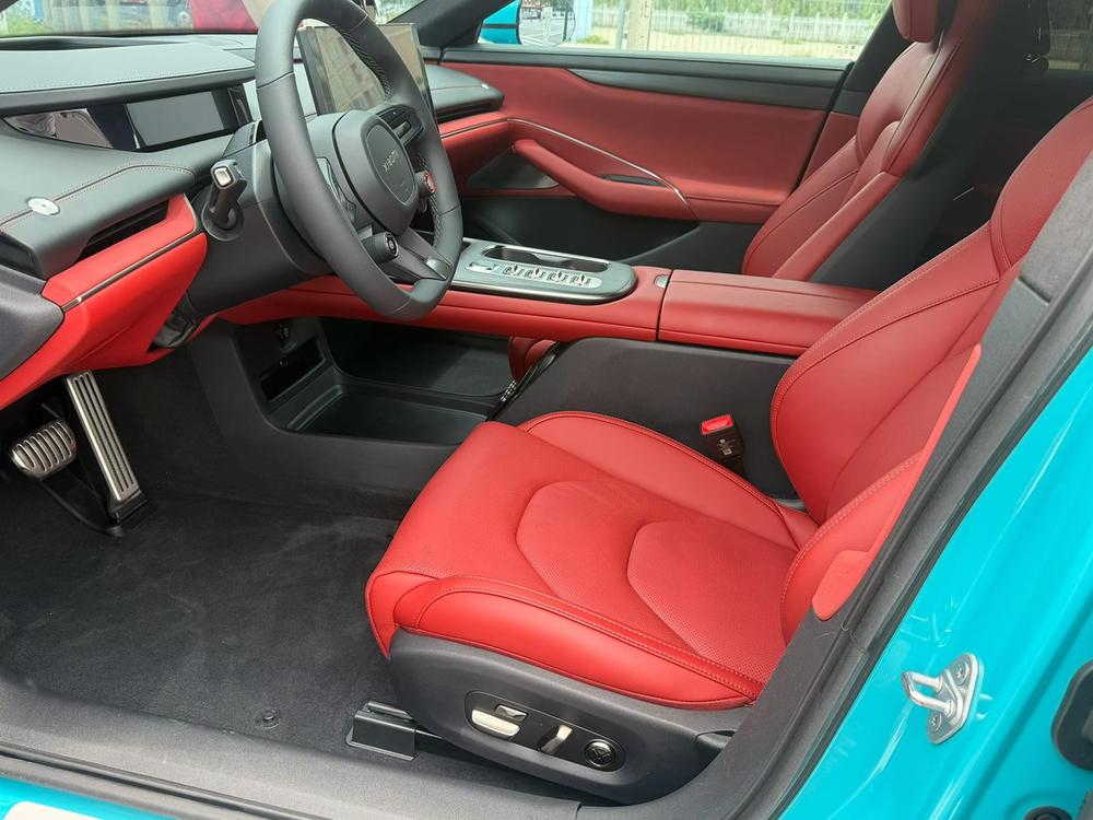 MI SU7 2024 immagine di auto #9