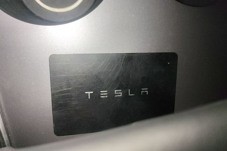 Tesla Model Y 2023 #9 Tesla Model Y 2023 car image #9