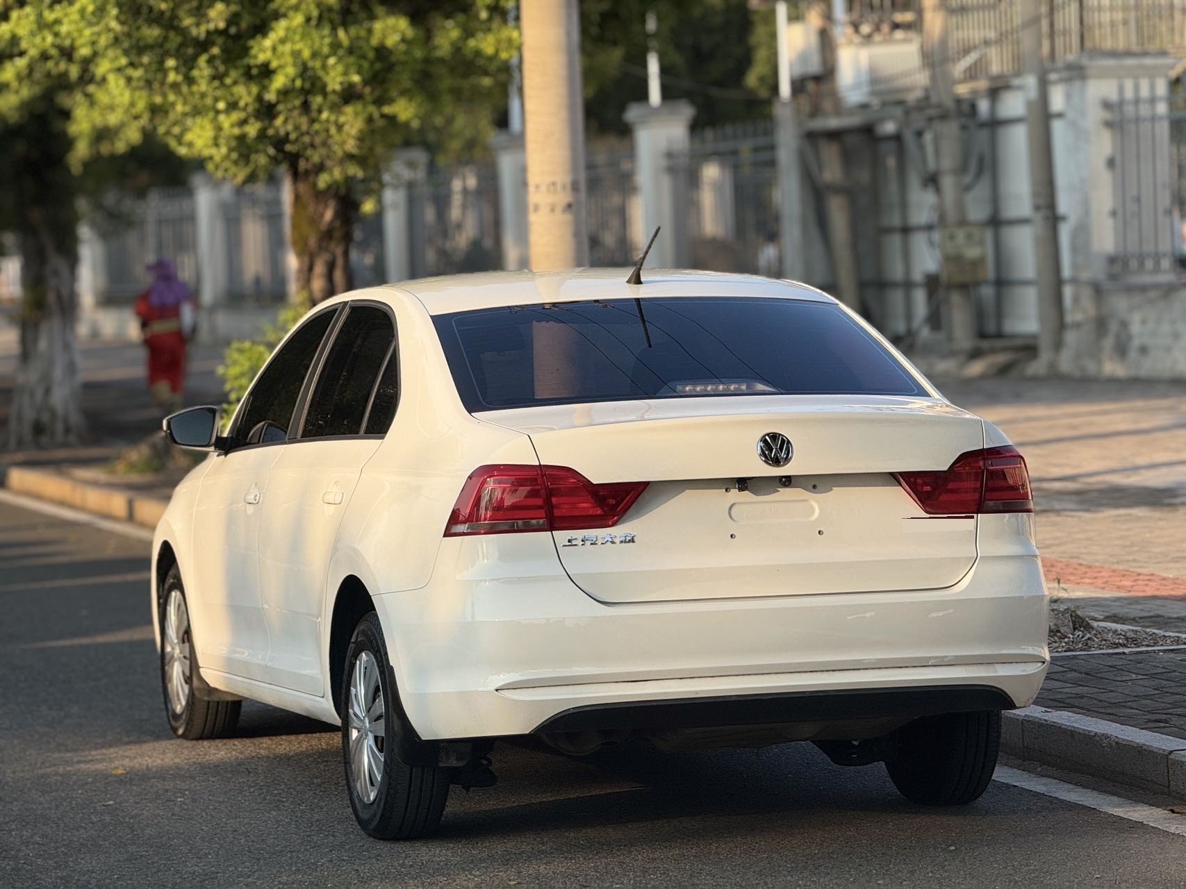 Volkswagen Santana 2020 imagen de coche #7