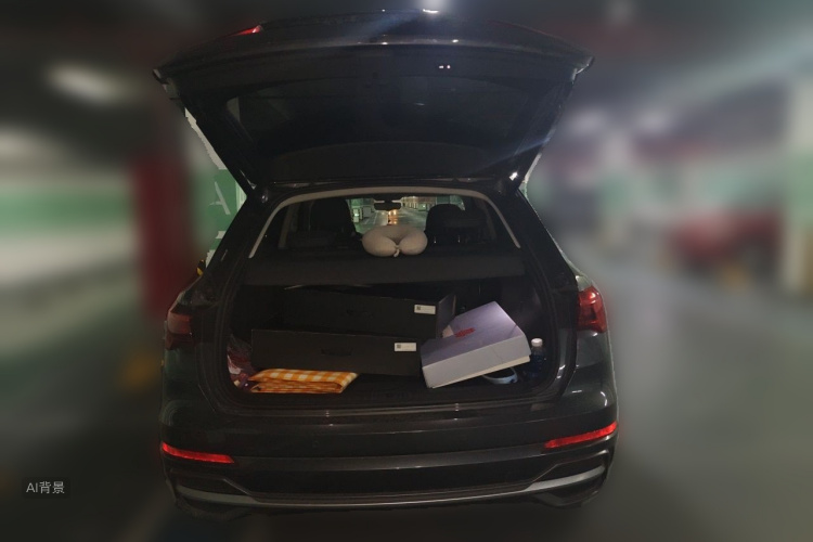Audi Q3 2023 car image #21