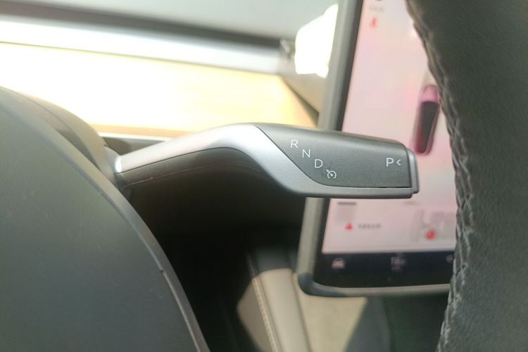Tesla Model Y 2023 #14 Tesla Model Y 2023 car image #14