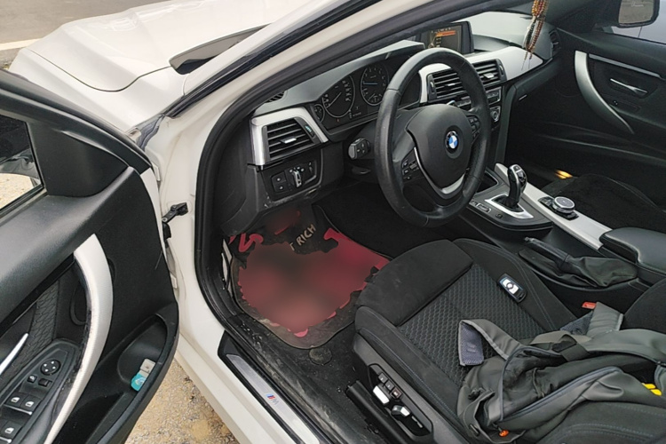 BMW 3 Series 2017 #16 BMW 3 Series 2017 car image #16