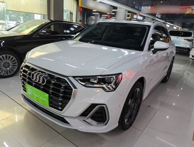 Audi Q3 2021 Audi Q3 2021 immagine di auto