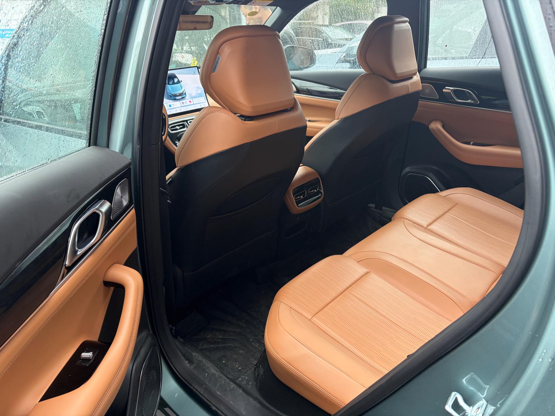 GEELY Boyue L 2025 car image #3