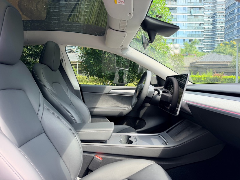Tesla Model Y 2023 #8 Tesla Model Y 2023 car image #8
