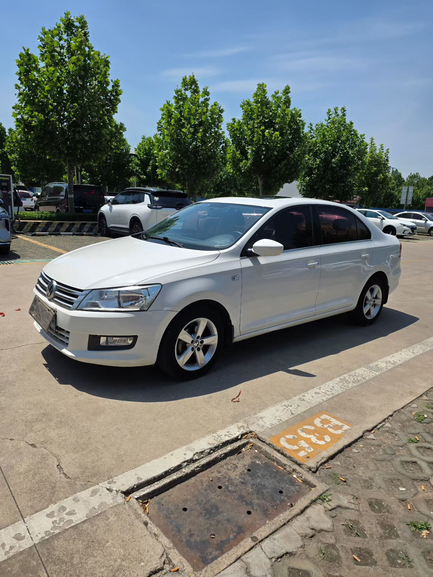 Volkswagen Santana 2013 car image 