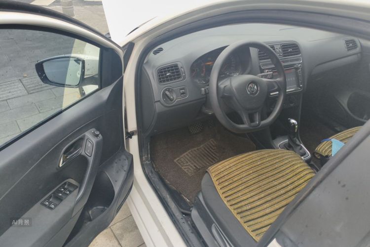 Volkswagen Polo 2016 car image #18