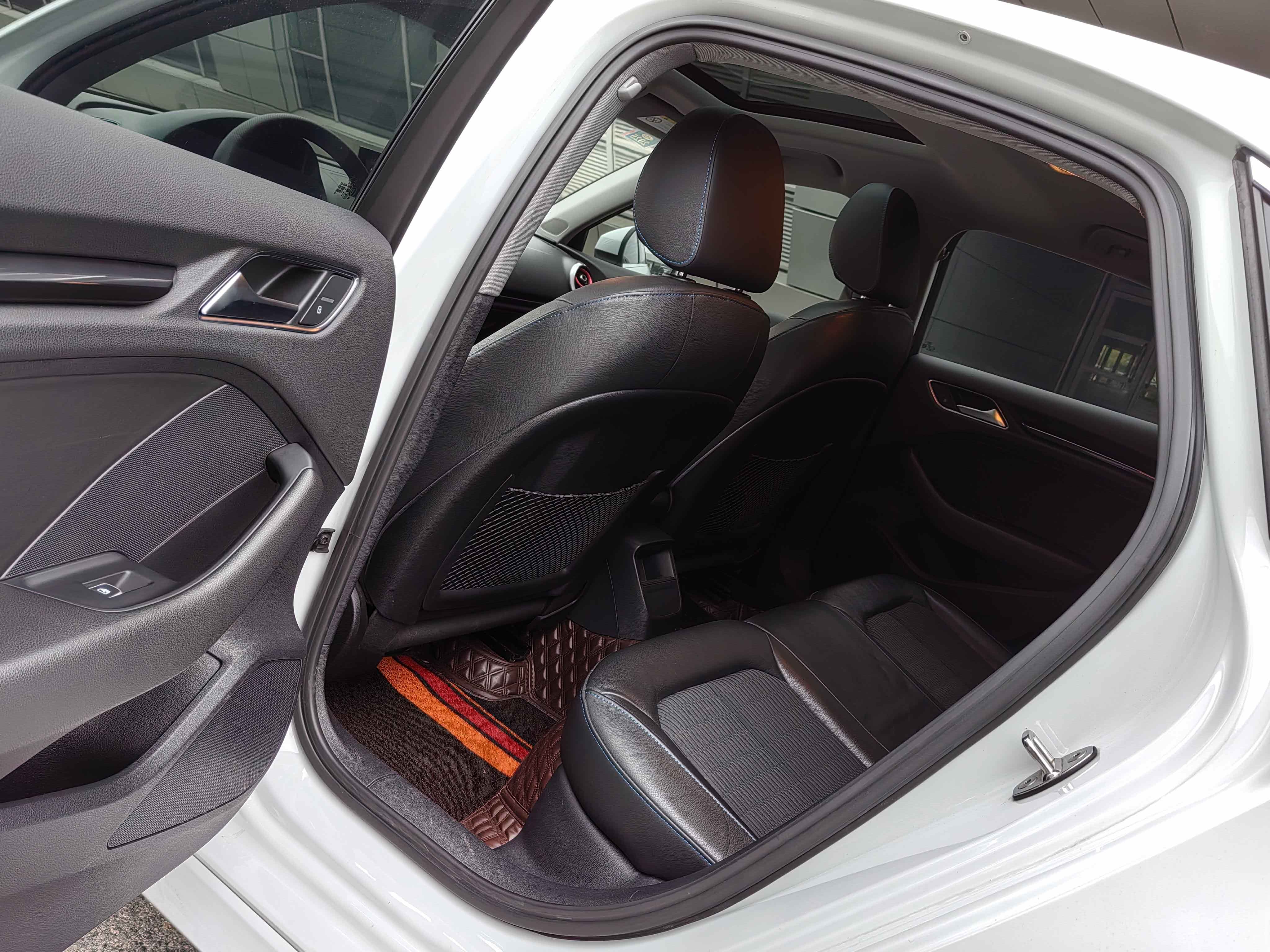 Audi A3 2018 car image #8