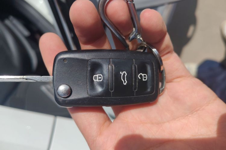 Volkswagen Bora 2017 car image #9