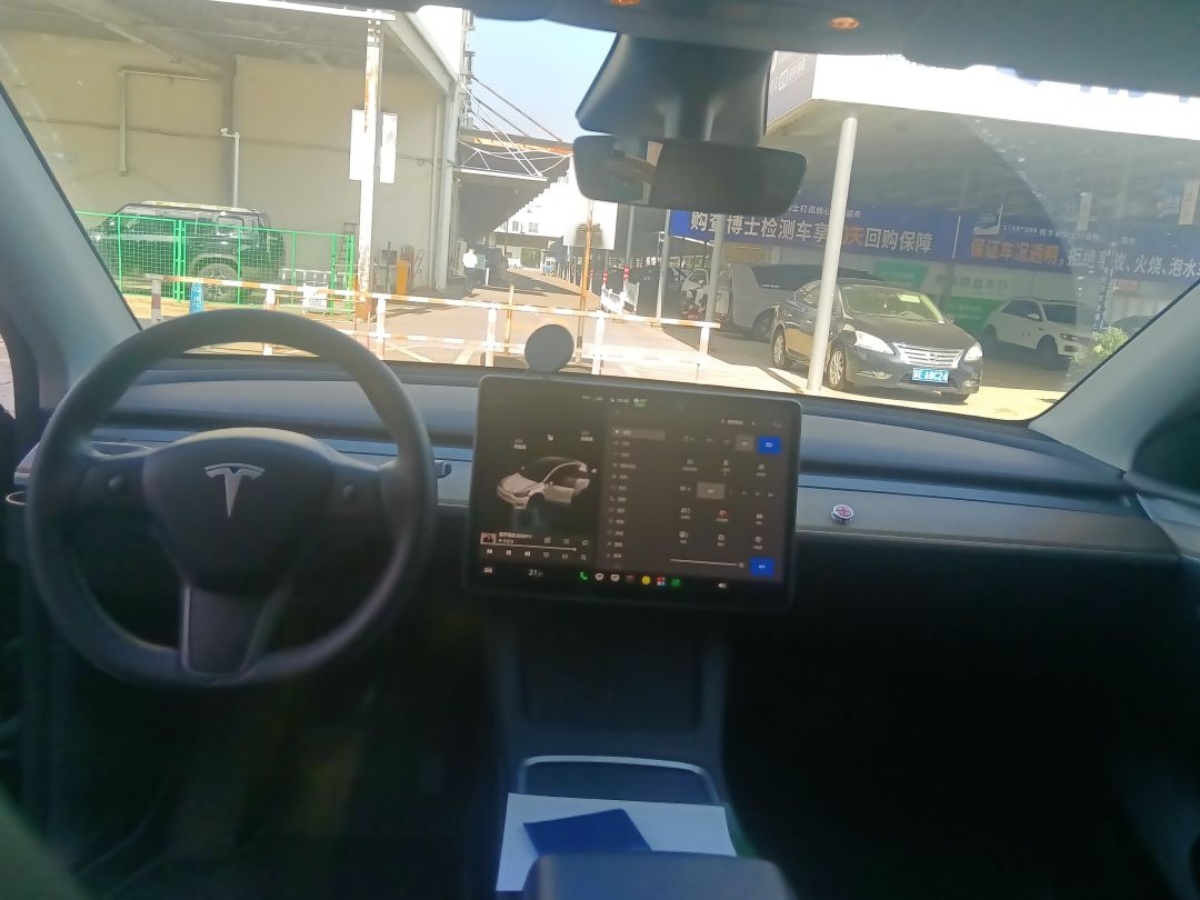 Tesla Model Y 2021 car image #4