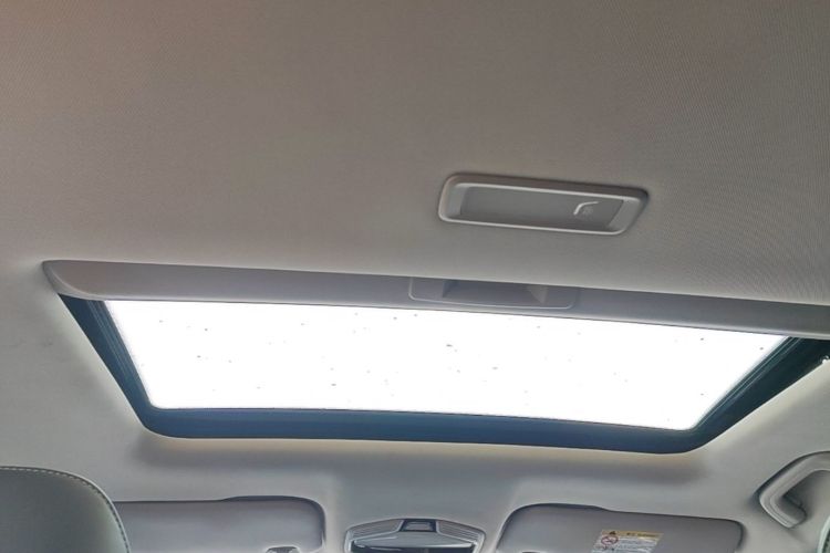 GEELY Emgrand 2023 car image #18