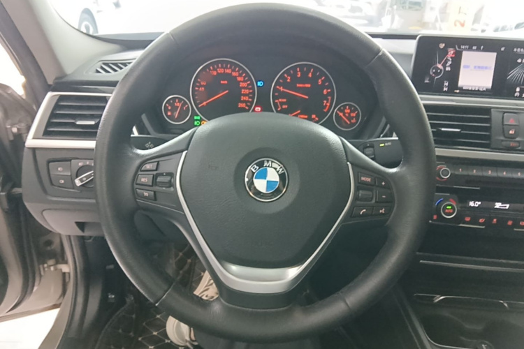 BMW 3 Series 2017 #11 BMW 3 Series 2017 car image #11