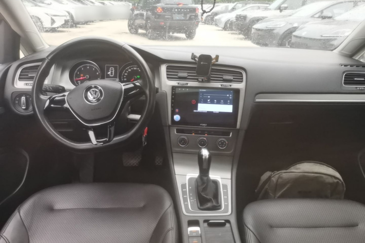 Volkswagen Golf 2016 car image #10