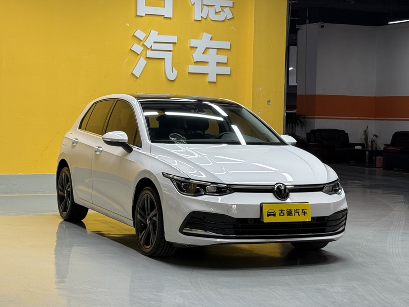 Volkswagen Golf 2024 car image #3