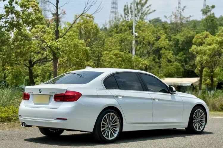 BMW 3 Series 2019 car image #7