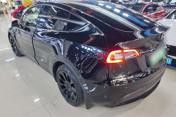 Tesla Model Y 2022 car image #7