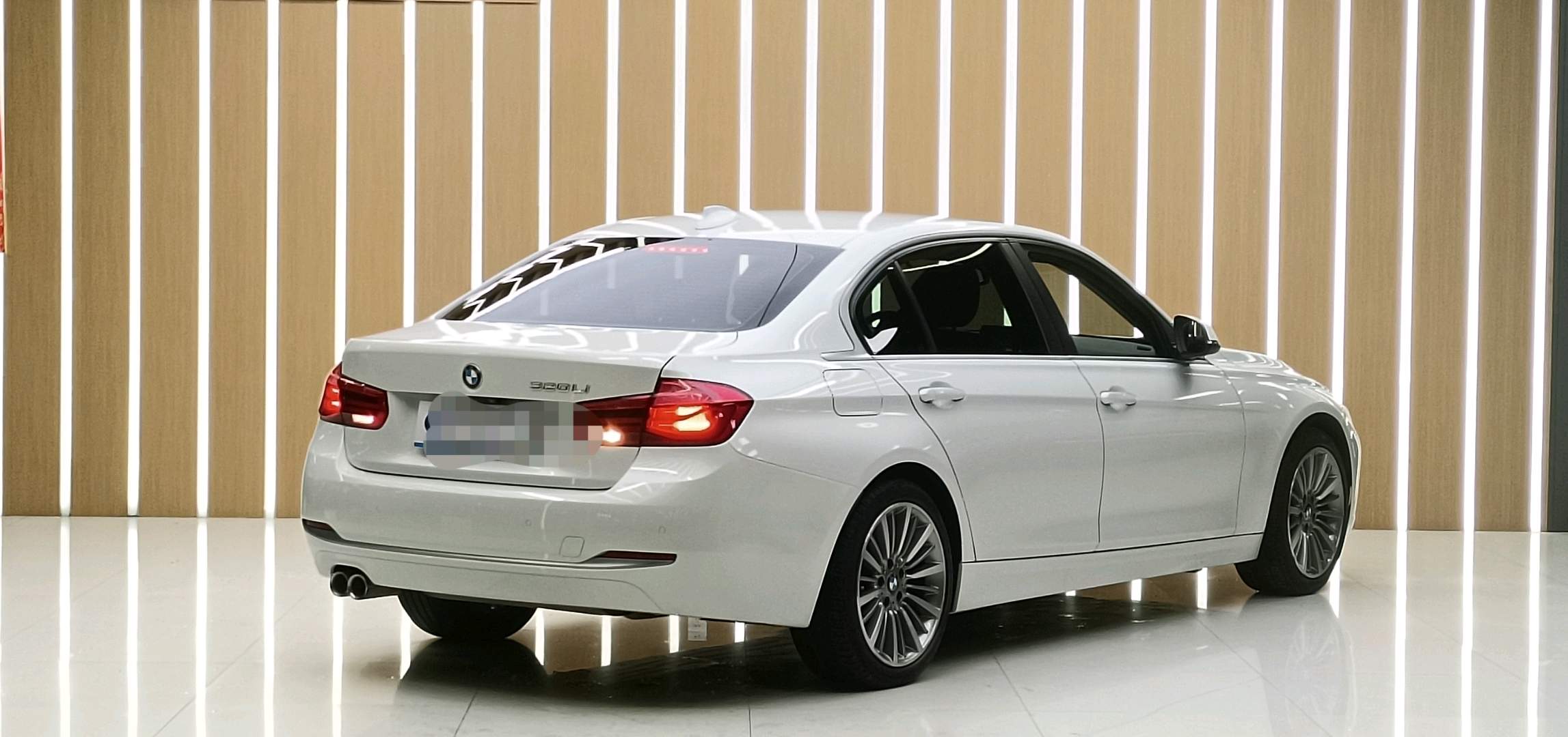 BMW 3 Series 2019 car image #7