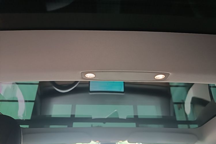 Tesla Model 3 2023 car image #20