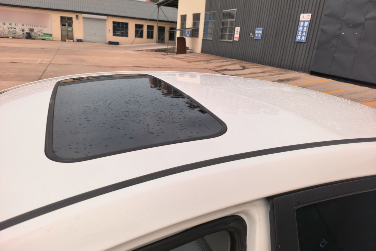 GEELY Emgrand 2015 car image #27