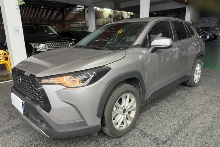 Toyota Corolla Cross 2024 immagine di auto #2