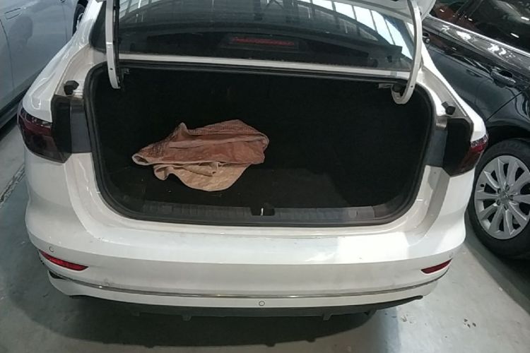 GEELY Emgrand 2025 car image #19